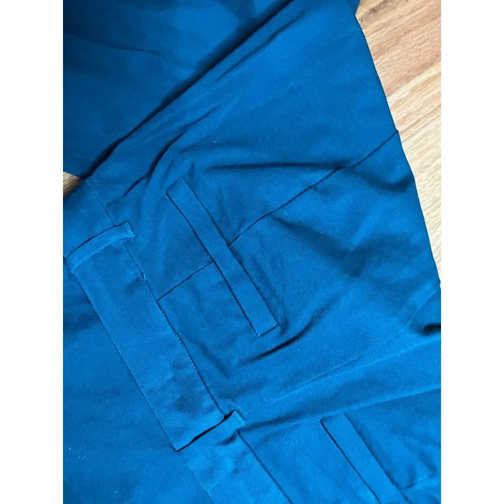 J.Crew Mercantile forest green chinos size 6 R straight leg trouser closure